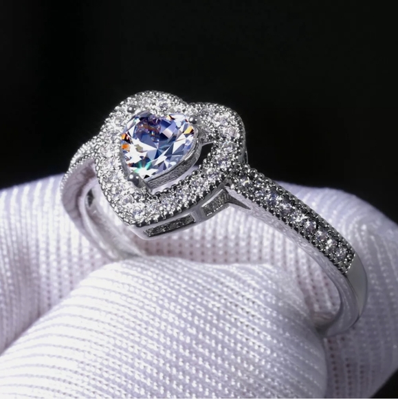 New Eternity Heart Ring - Picture 4 of 9